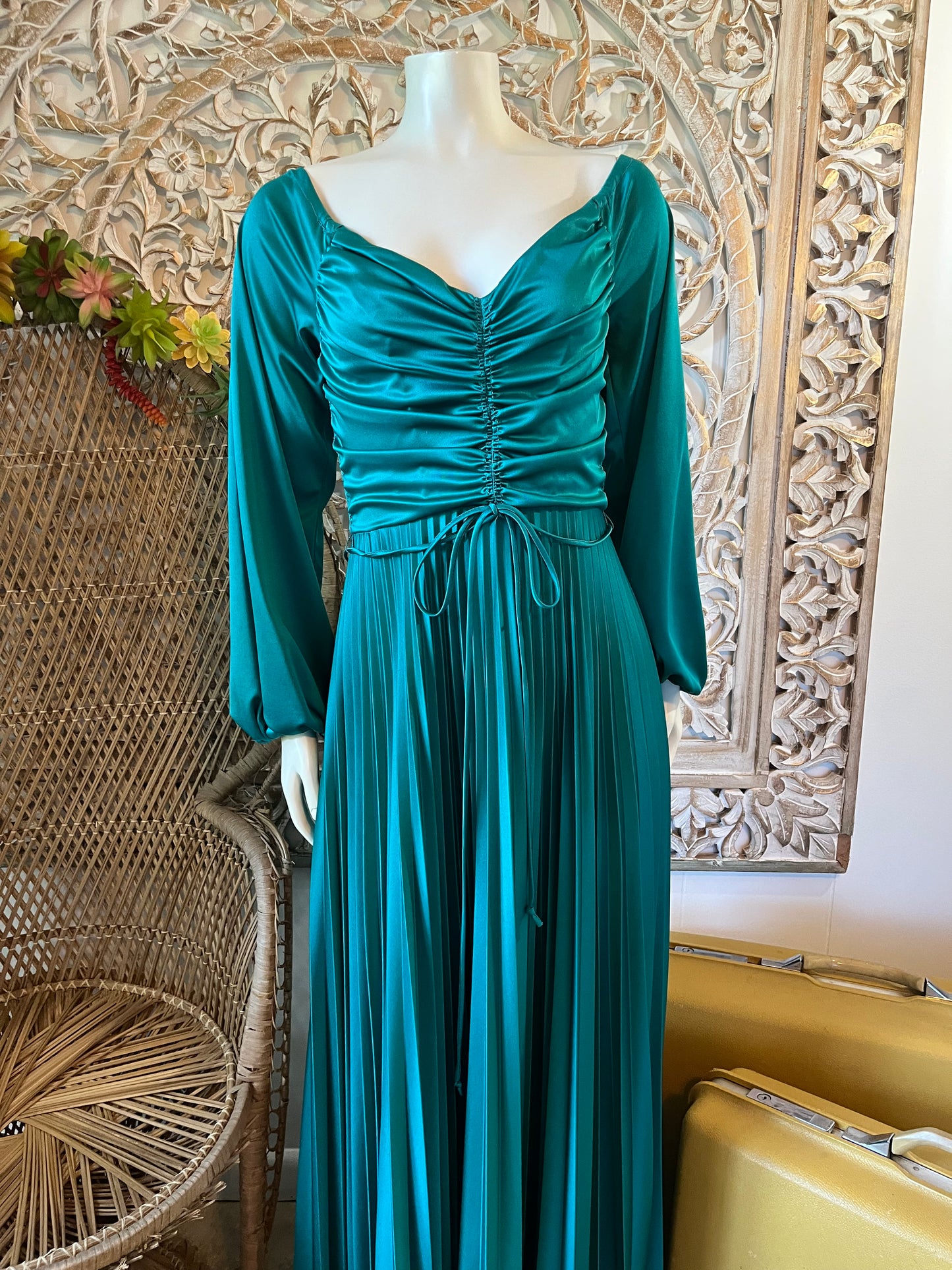 Vintage Crystal Pleat 70s Boho Core Green Maxi Dress