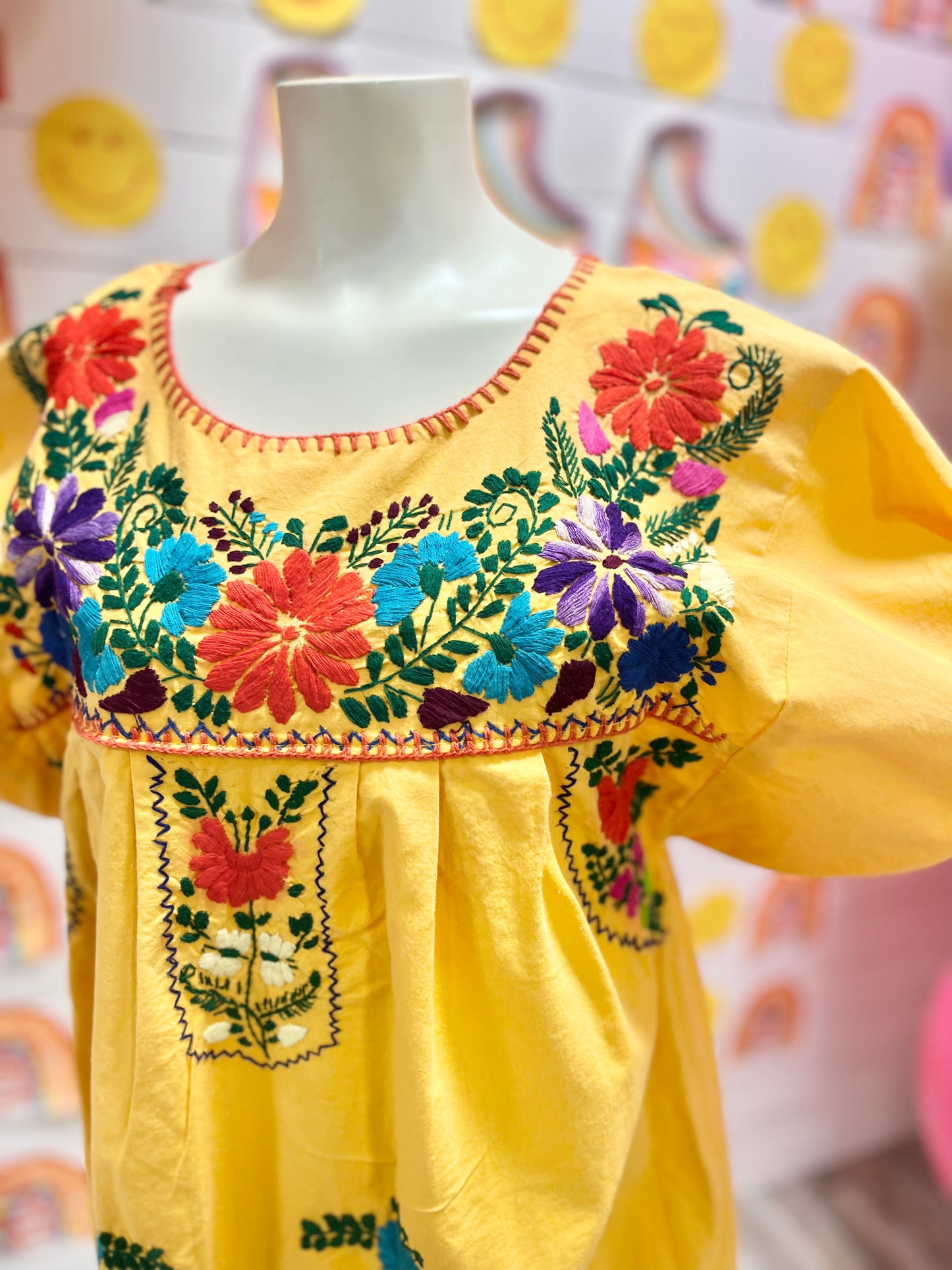 70s Vintage Oaxacan Hand Embroidered Mexican Puff Sleeve Dress