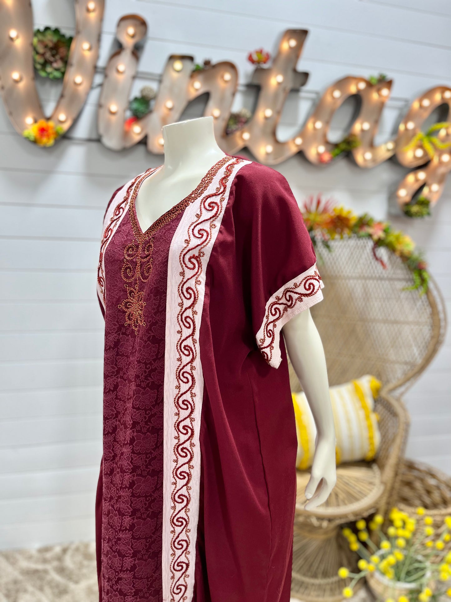 Vintage 80s 90s Ethnic Embroidered Burgundy Caftan Kaftan