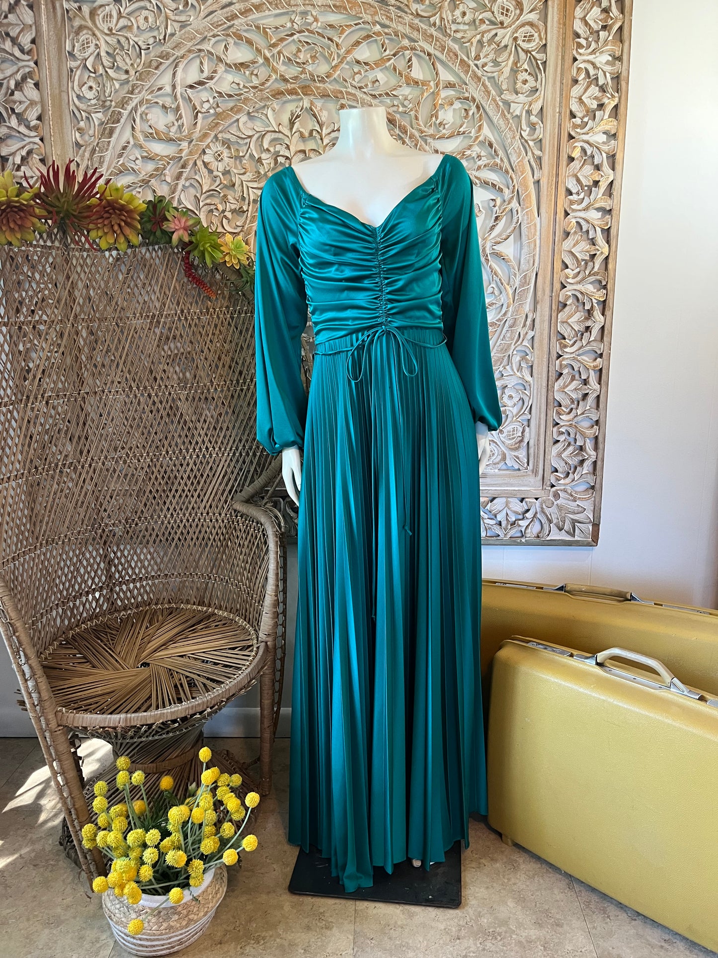 Vintage Crystal Pleat 70s Boho Core Green Maxi Dress