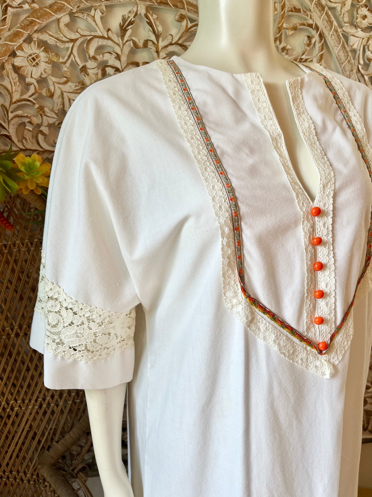 Vintage 70s Beige Bohemian Hippie Lace Caftan Dress L