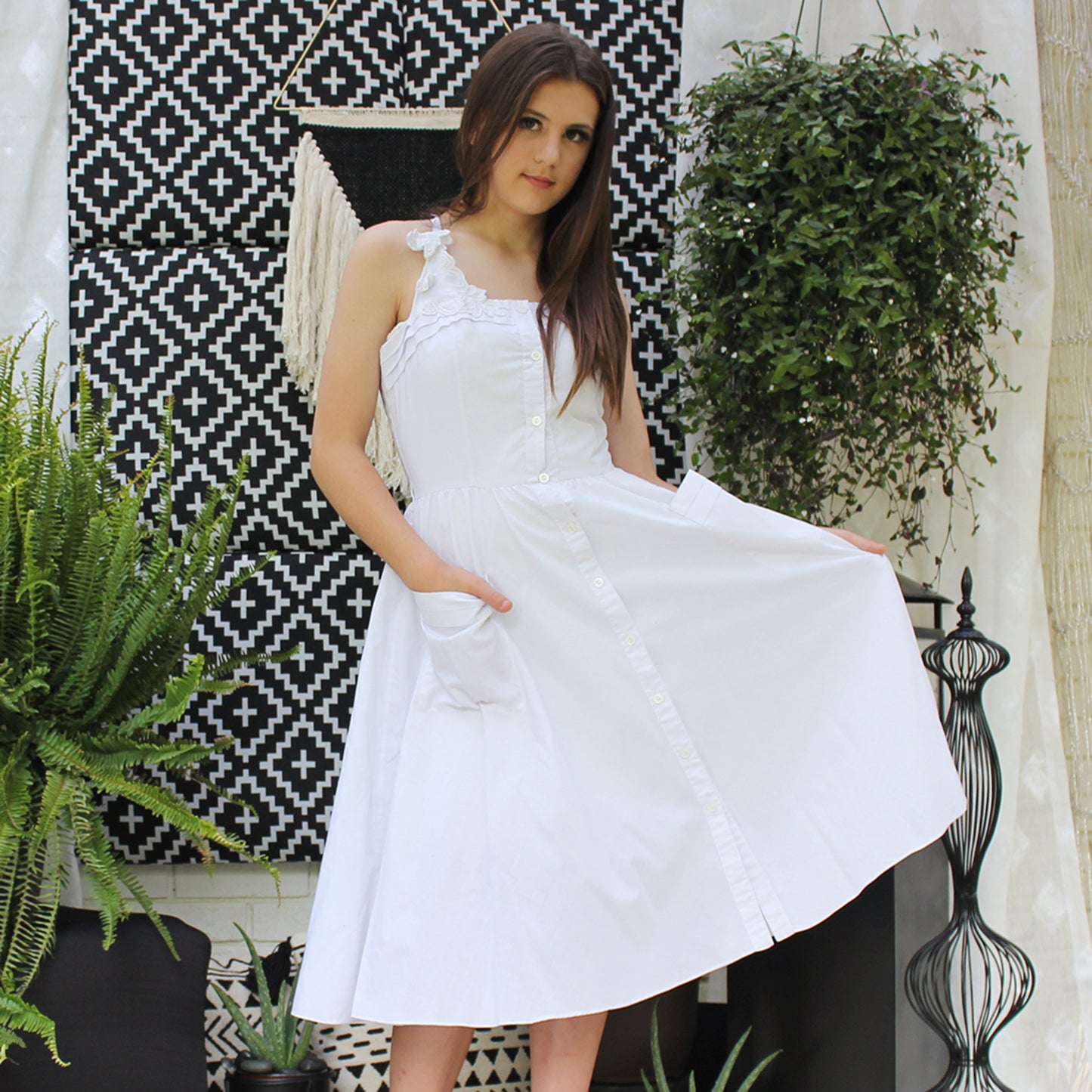 70s Summer White Appliqué Sweep Skirt Sundress S