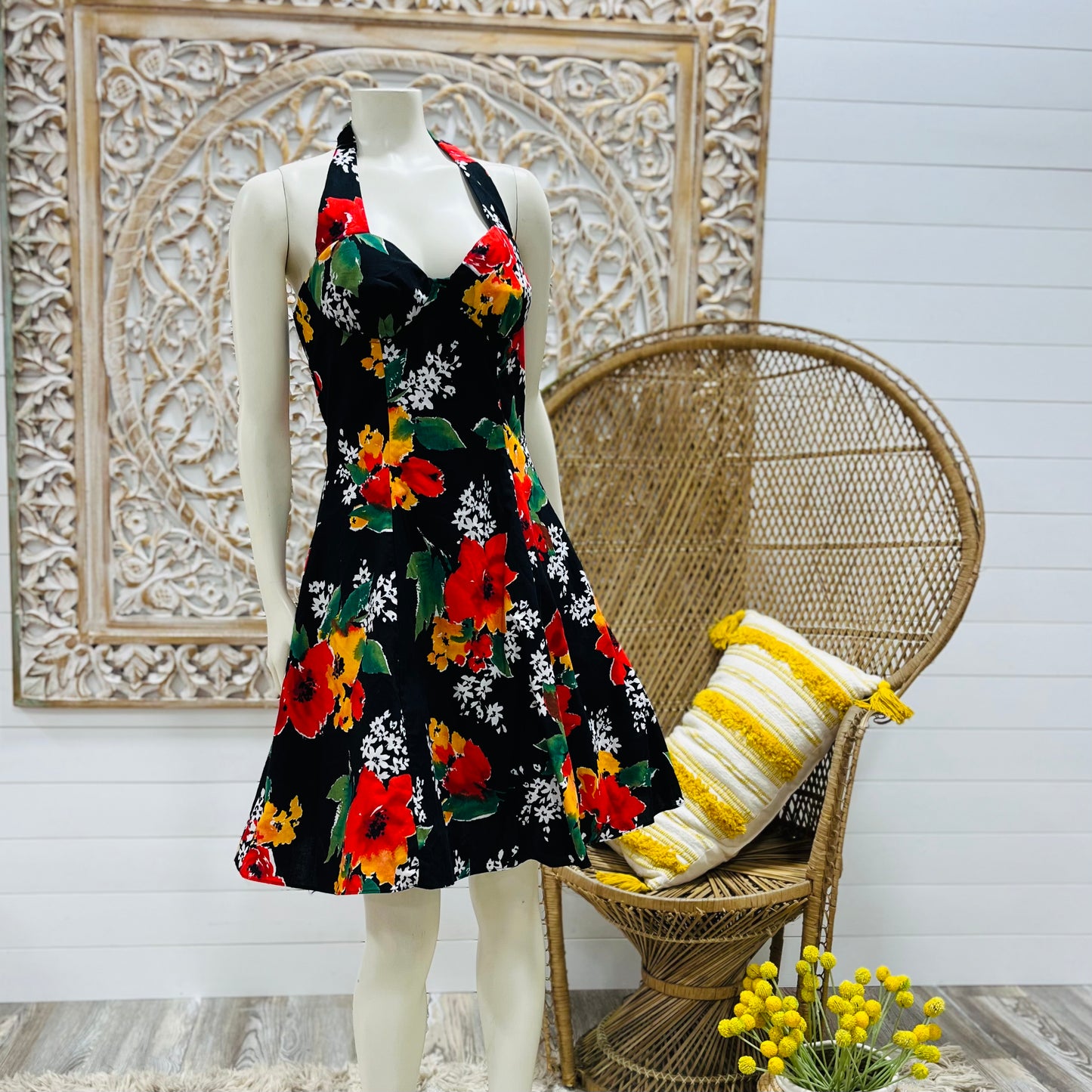 Vintage 80s does 50s Halter Floral Stand Out Mini Sun Dress M